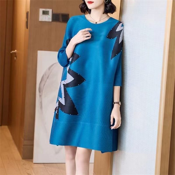 2025 plus size women's new temperament round neck loose fashion dress medium long skirt D02385